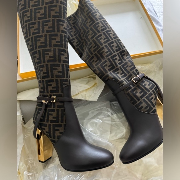 Brand new comes with original box and plastic etc and - Picture 1 of 4